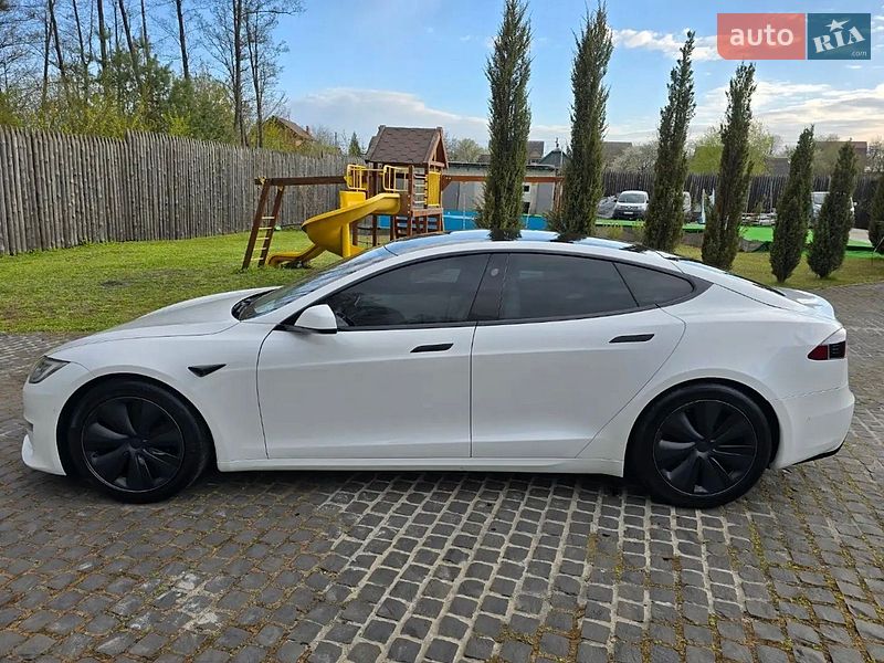 Лифтбек Tesla Model S 2022 в Буче