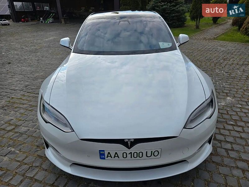 Лифтбек Tesla Model S 2022 в Буче