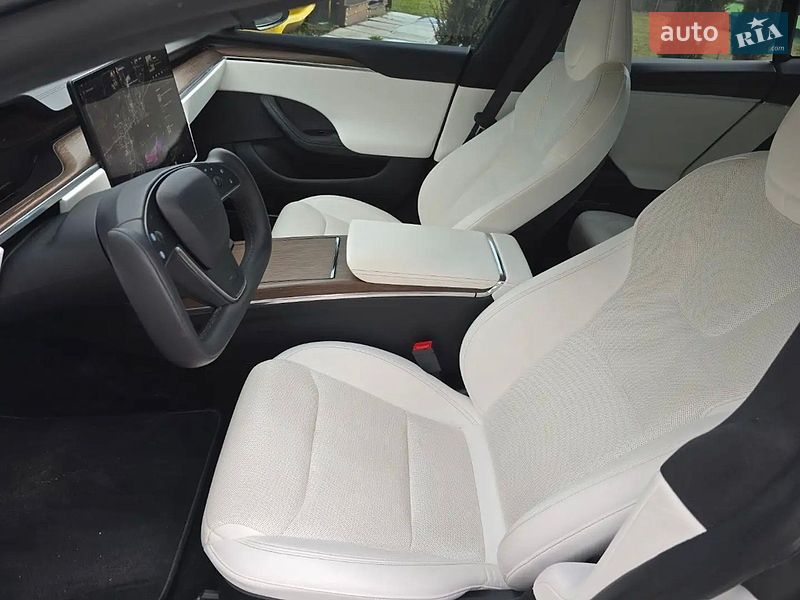 Лифтбек Tesla Model S 2022 в Буче