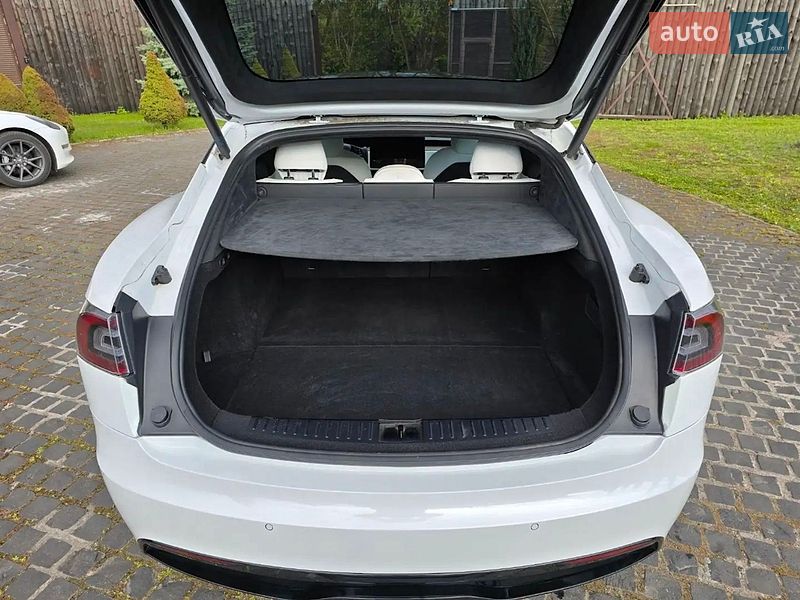 Лифтбек Tesla Model S 2022 в Буче