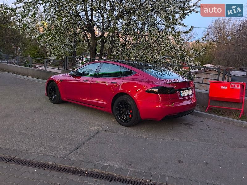 Лифтбек Tesla Model S 2018 в Виннице