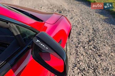 Лифтбек Tesla Model S 2018 в Виннице