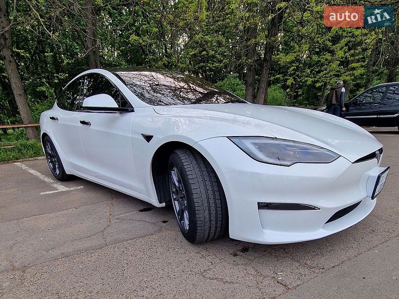 Лифтбек Tesla Model S 2023 в Одессе