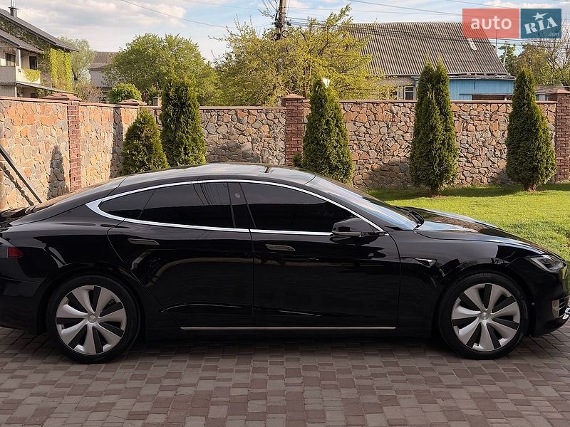 Ліфтбек Tesla Model S 2020 в Києві
