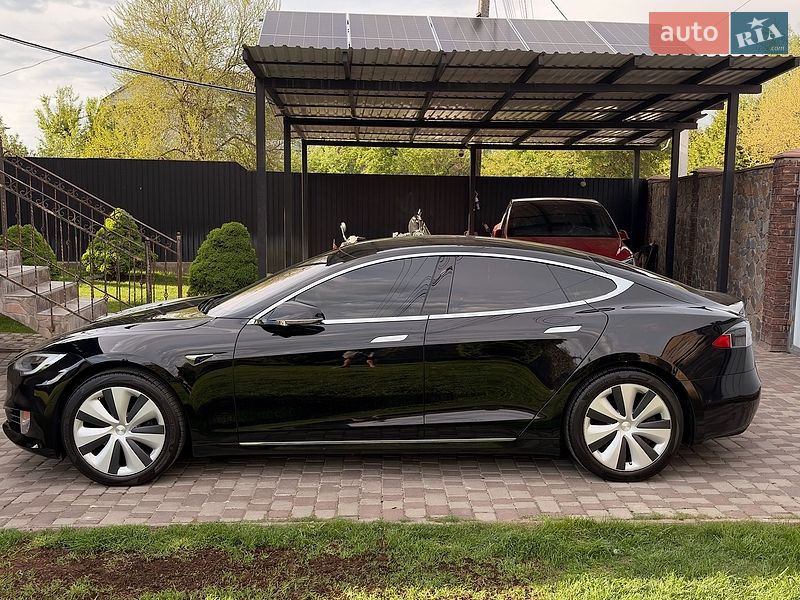 Ліфтбек Tesla Model S 2020 в Києві