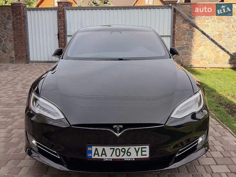 Ліфтбек Tesla Model S 2020 в Києві