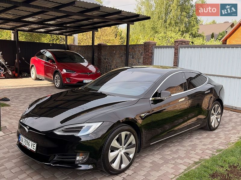 Tesla Model S 2020