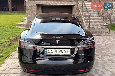 Ліфтбек Tesla Model S 2020 в Києві