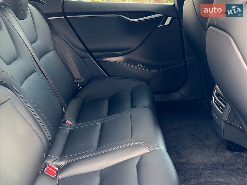 Ліфтбек Tesla Model S 2020 в Києві