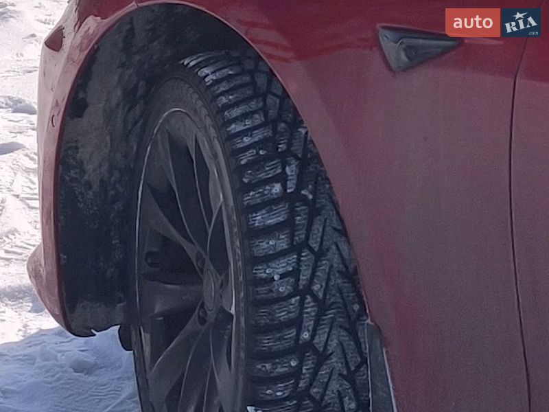 Лифтбек Tesla Model S 2018 в Виннице