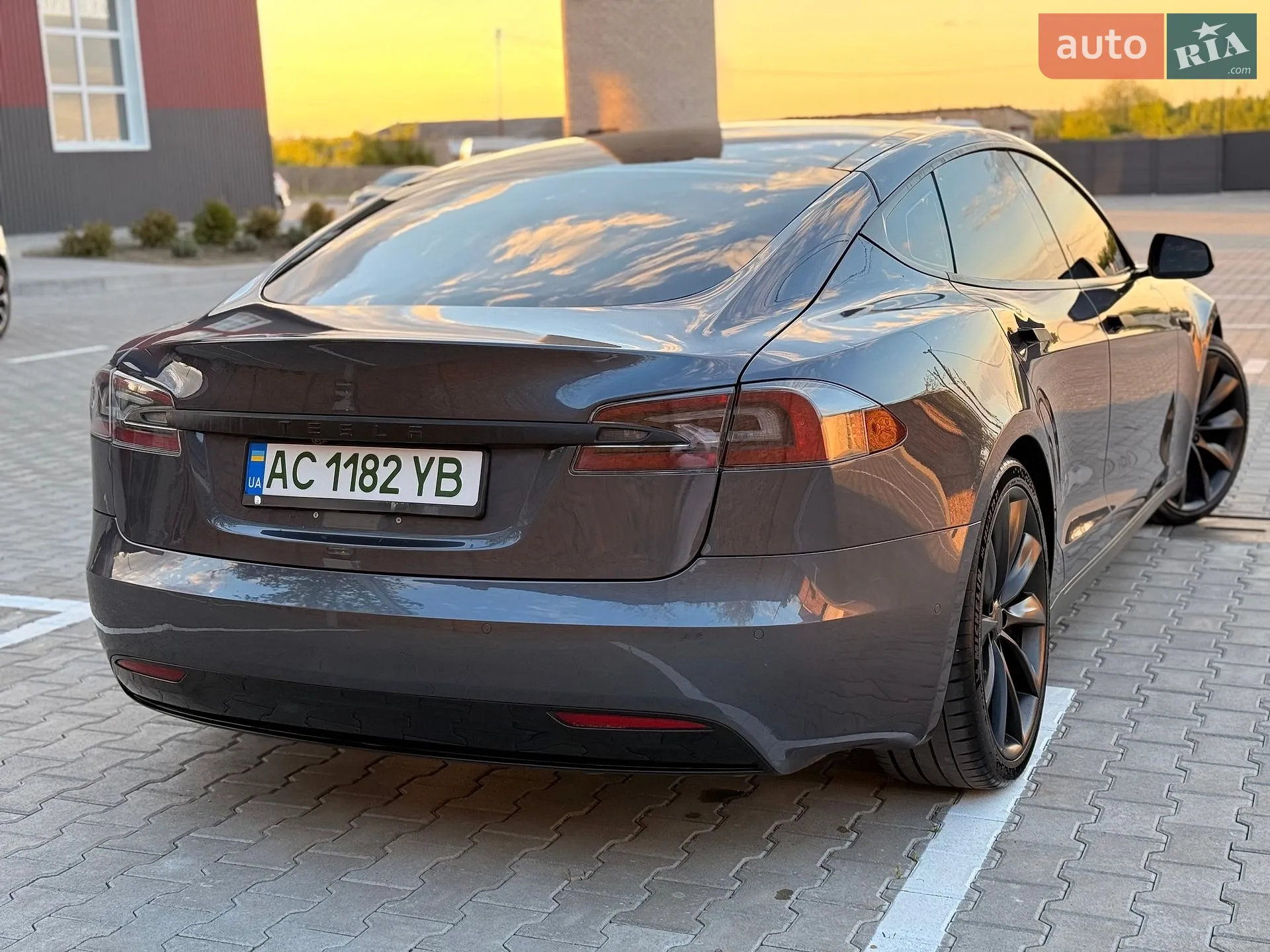 2017 Tesla Model S - мініатюра 8