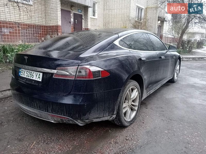 Ліфтбек Tesla Model S 2013 в Шепетівці