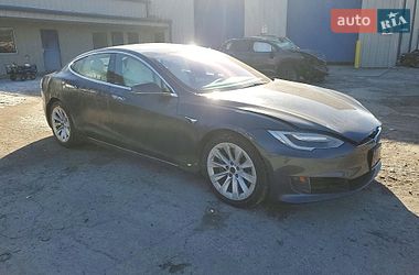 Лифтбек Tesla Model S 2017 в Львове
