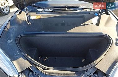 Лифтбек Tesla Model S 2017 в Львове