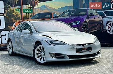 Лифтбек Tesla Model S 2018 в Львове
