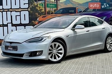 Лифтбек Tesla Model S 2018 в Львове