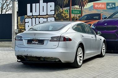 Лифтбек Tesla Model S 2018 в Львове