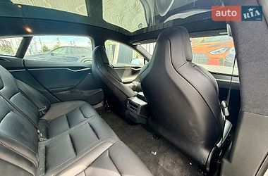 Лифтбек Tesla Model S 2018 в Львове