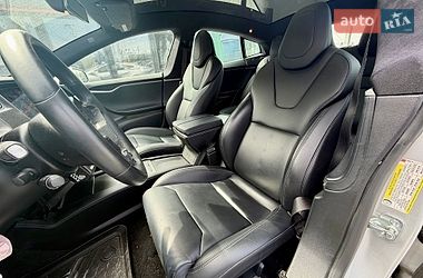 Лифтбек Tesla Model S 2018 в Львове