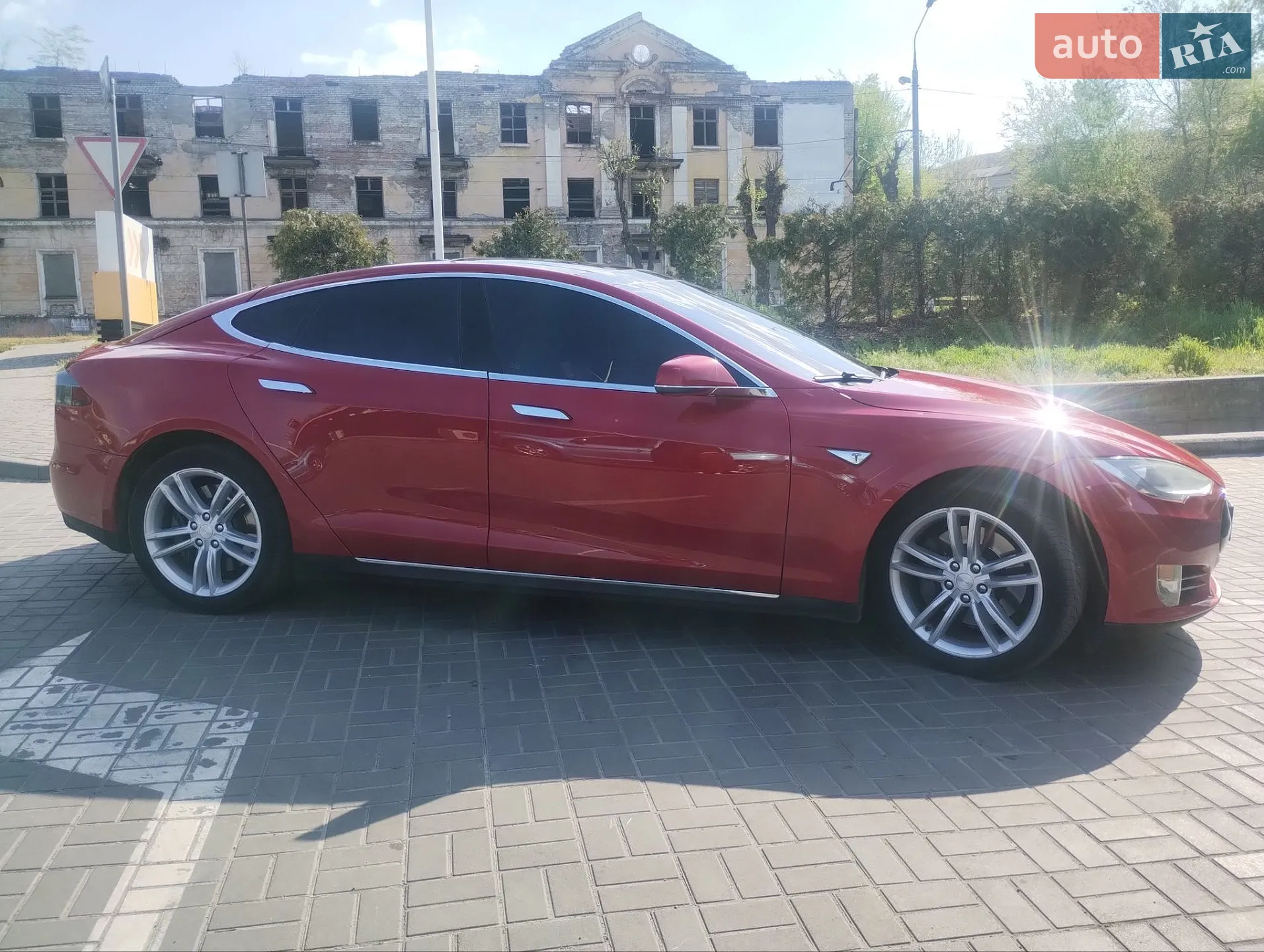 2016 Tesla Model S - мініатюра 8