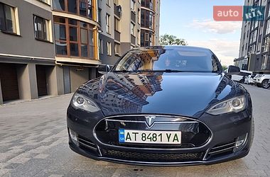 Ліфтбек Tesla Model S 2014 в Івано-Франківську