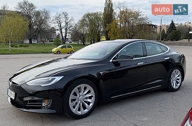 Ліфтбек Tesla Model S 2018 в Запоріжжі