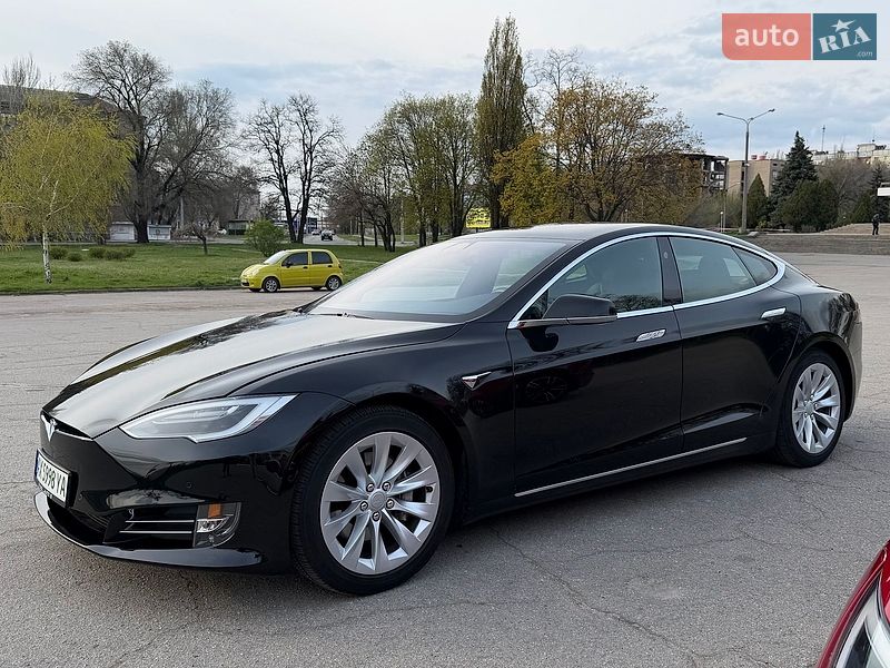 Ліфтбек Tesla Model S 2018 в Запоріжжі