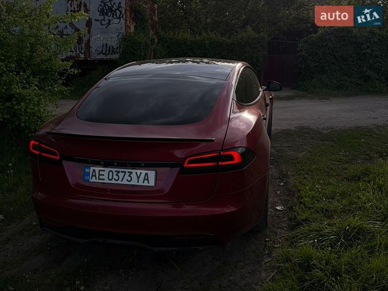 Ліфтбек Tesla Model S 2023 в Новомосковську