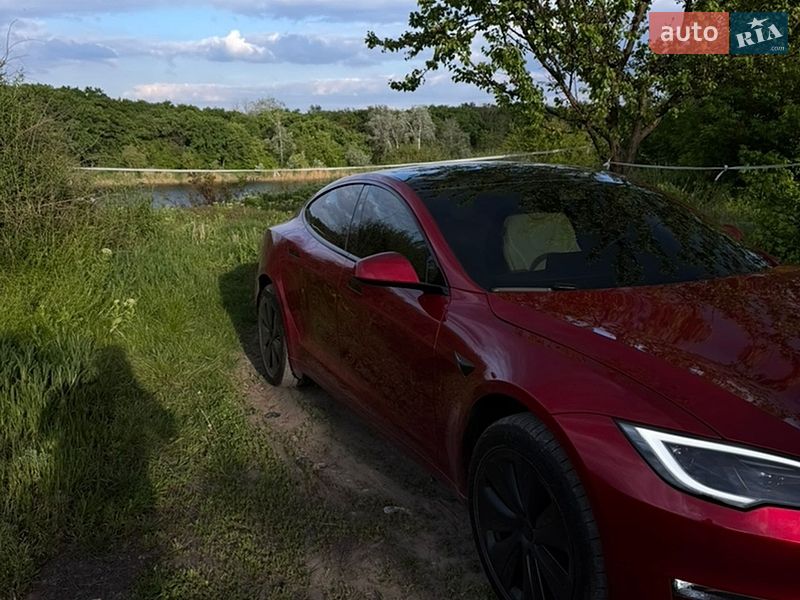 Ліфтбек Tesla Model S 2023 в Новомосковську