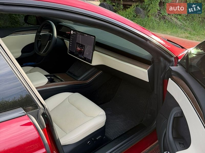 Ліфтбек Tesla Model S 2023 в Новомосковську
