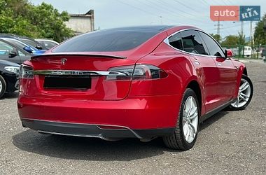 Лифтбек Tesla Model S 2014 в Ужгороде