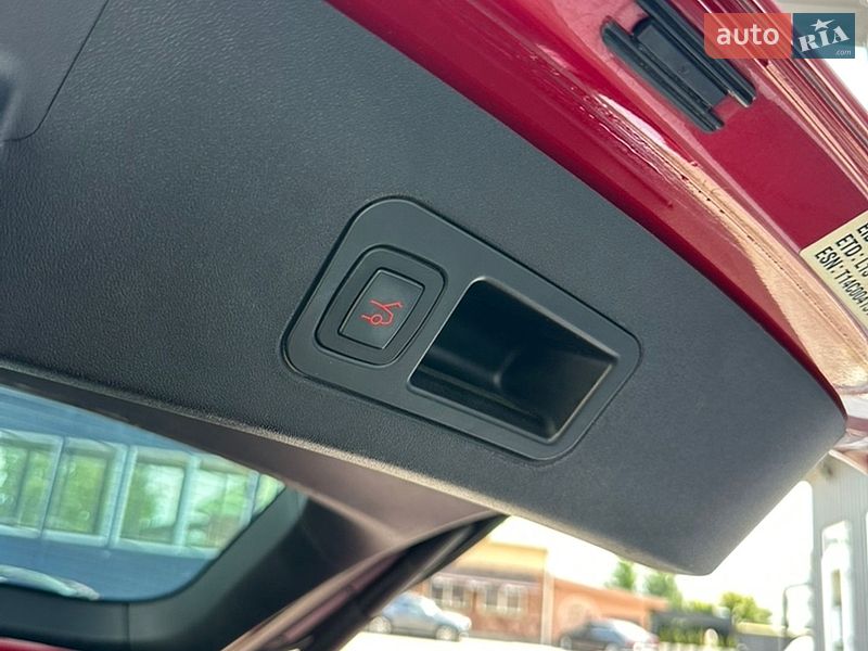 Лифтбек Tesla Model S 2014 в Ужгороде