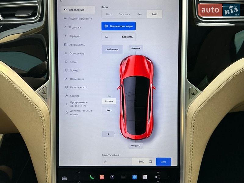 Лифтбек Tesla Model S 2014 в Ужгороде