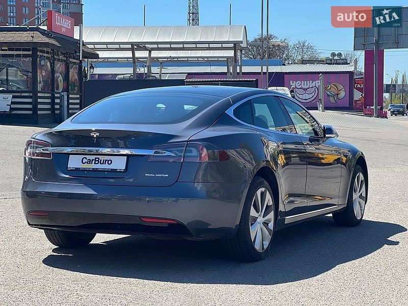 Ліфтбек Tesla Model S 2020 в Одесі