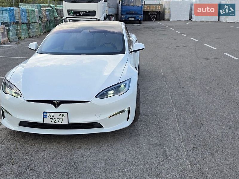 Tesla Model S 2024