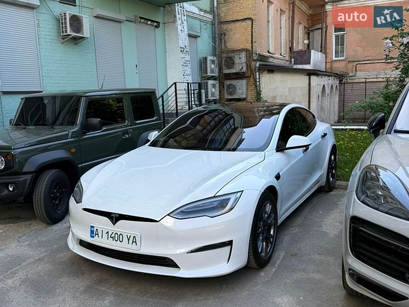 Tesla Model S 2021