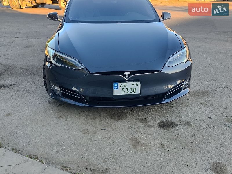 Ліфтбек Tesla Model S 2018 в Хмельницькому