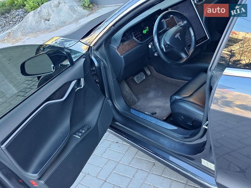 Ліфтбек Tesla Model S 2018 в Хмельницькому