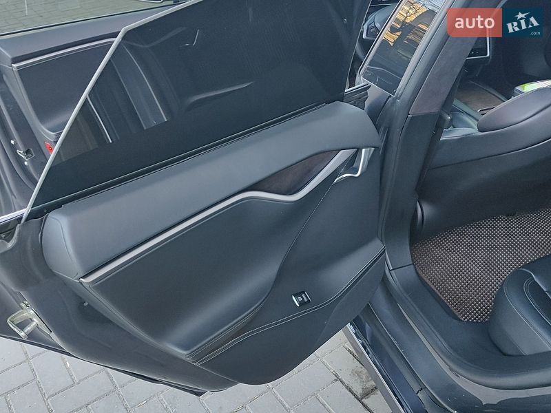 Ліфтбек Tesla Model S 2018 в Хмельницькому
