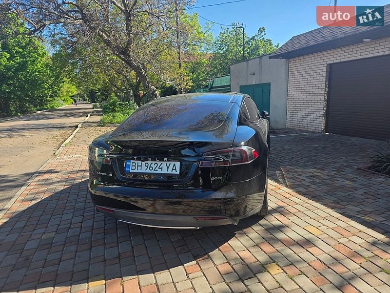Лифтбек Tesla Model S 2015 в Одессе