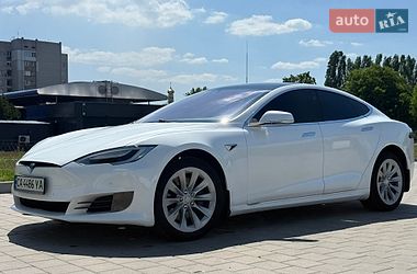 Ліфтбек Tesla Model S 2017 в Черкасах