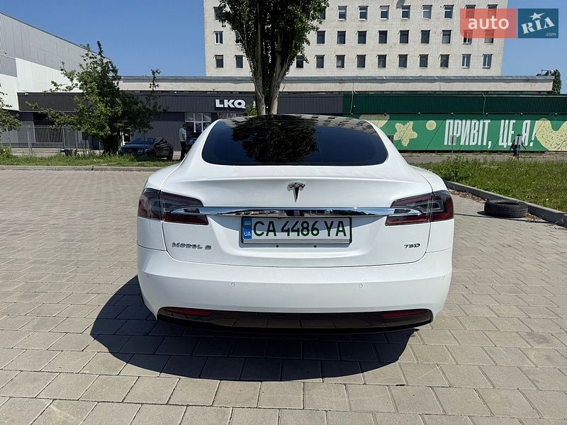 Ліфтбек Tesla Model S 2017 в Черкасах