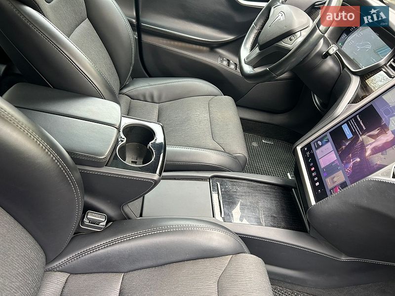 Ліфтбек Tesla Model S 2018 в Одесі