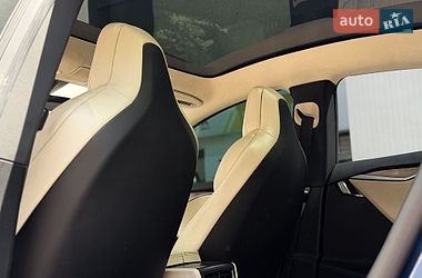 Лифтбек Tesla Model S 2018 в Киеве