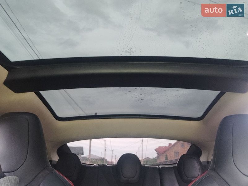 Лифтбек Tesla Model S 2013 в Коломые