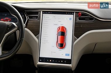 Лифтбек Tesla Model S 2014 в Львове