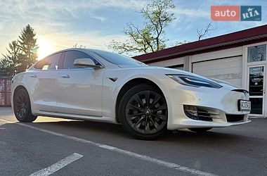 Лифтбек Tesla Model S 2018 в Луцке