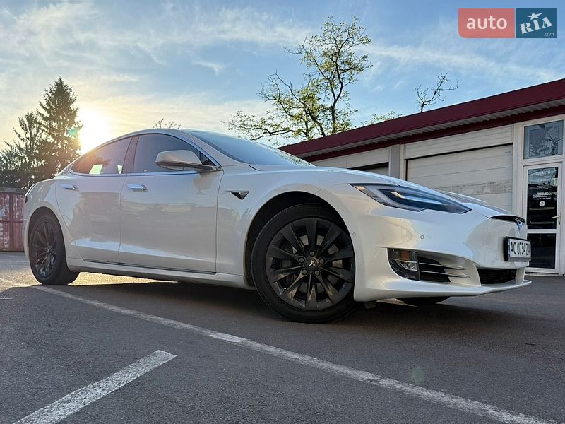 Tesla Model S 2018