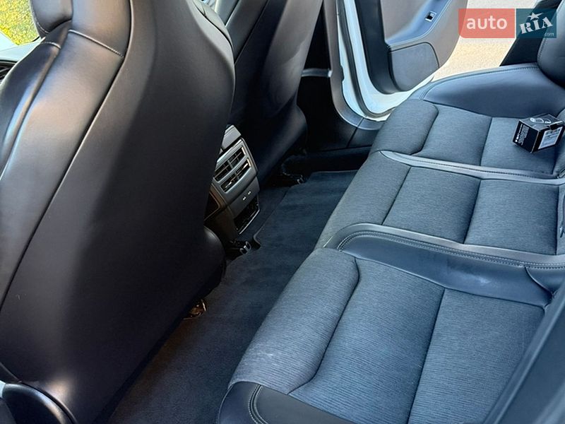 Лифтбек Tesla Model S 2018 в Луцке