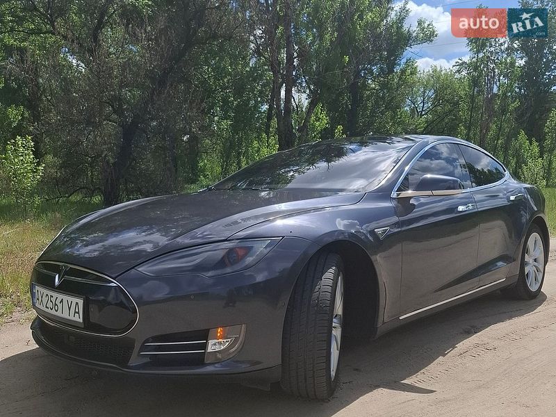 Лифтбек Tesla Model S 2015 в Харькове фото 2 Лифтбек Tesla Model S 2015 в Харькове